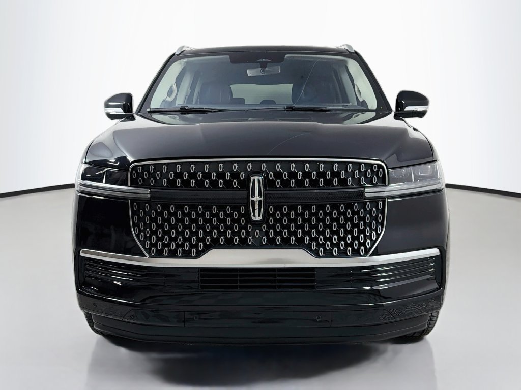 Used 2025 Black Lincoln Reserve image 2