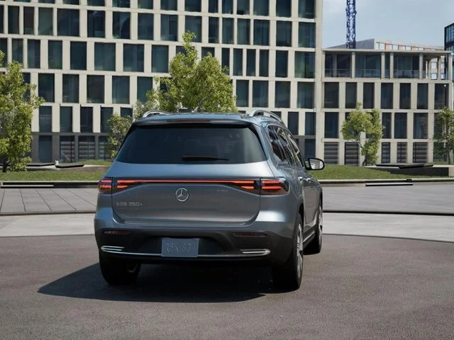 Used 2025 Silver Mercedes-Benz 250+ image 26