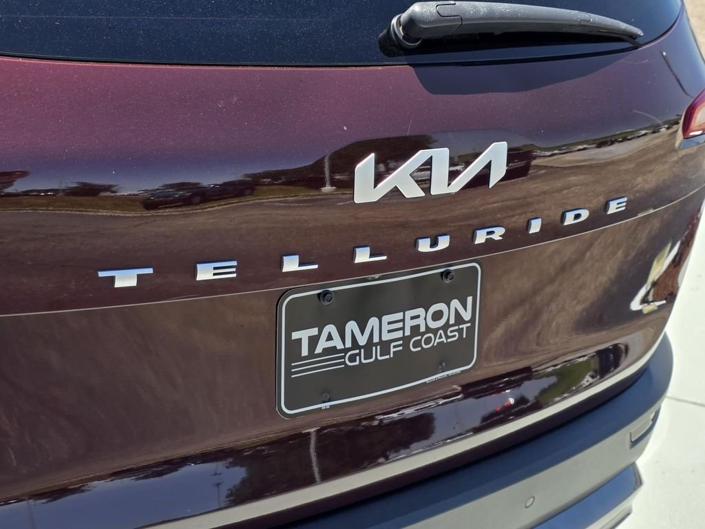 Used 2022 Purple Kia EX image 36