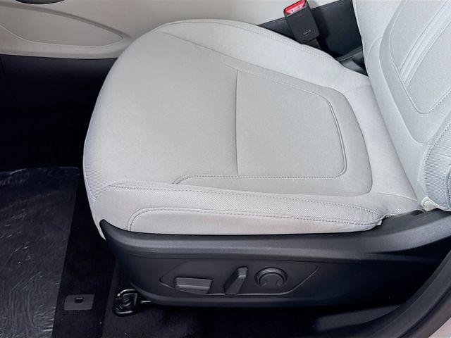 New 2026 Silver Hyundai SEL FWD image 30