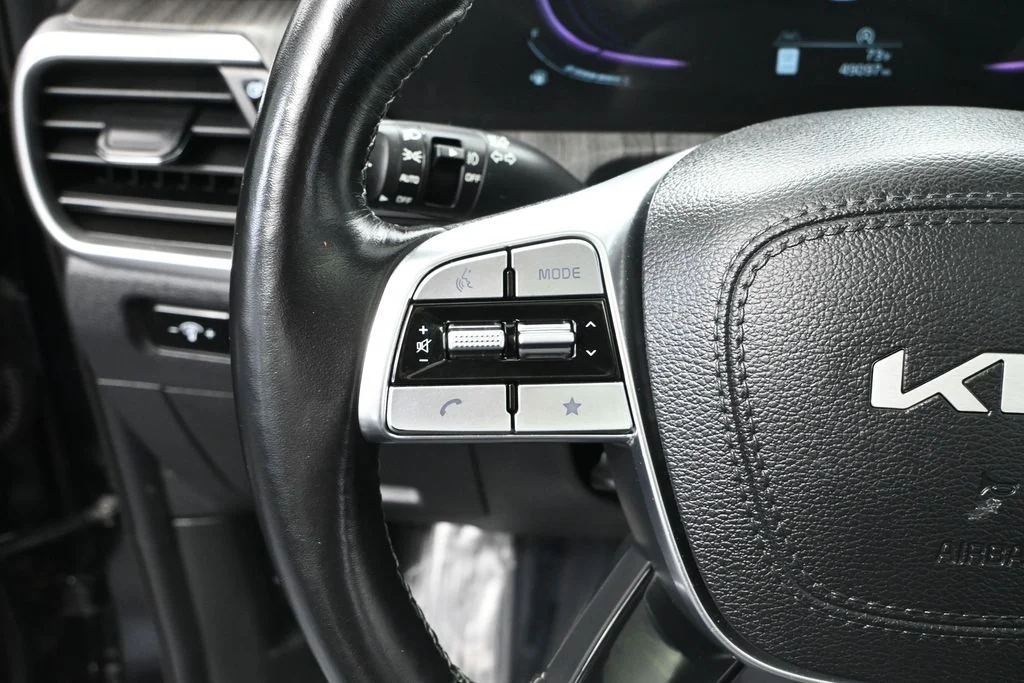 Used 2023 Black Kia EX X-Line image 26