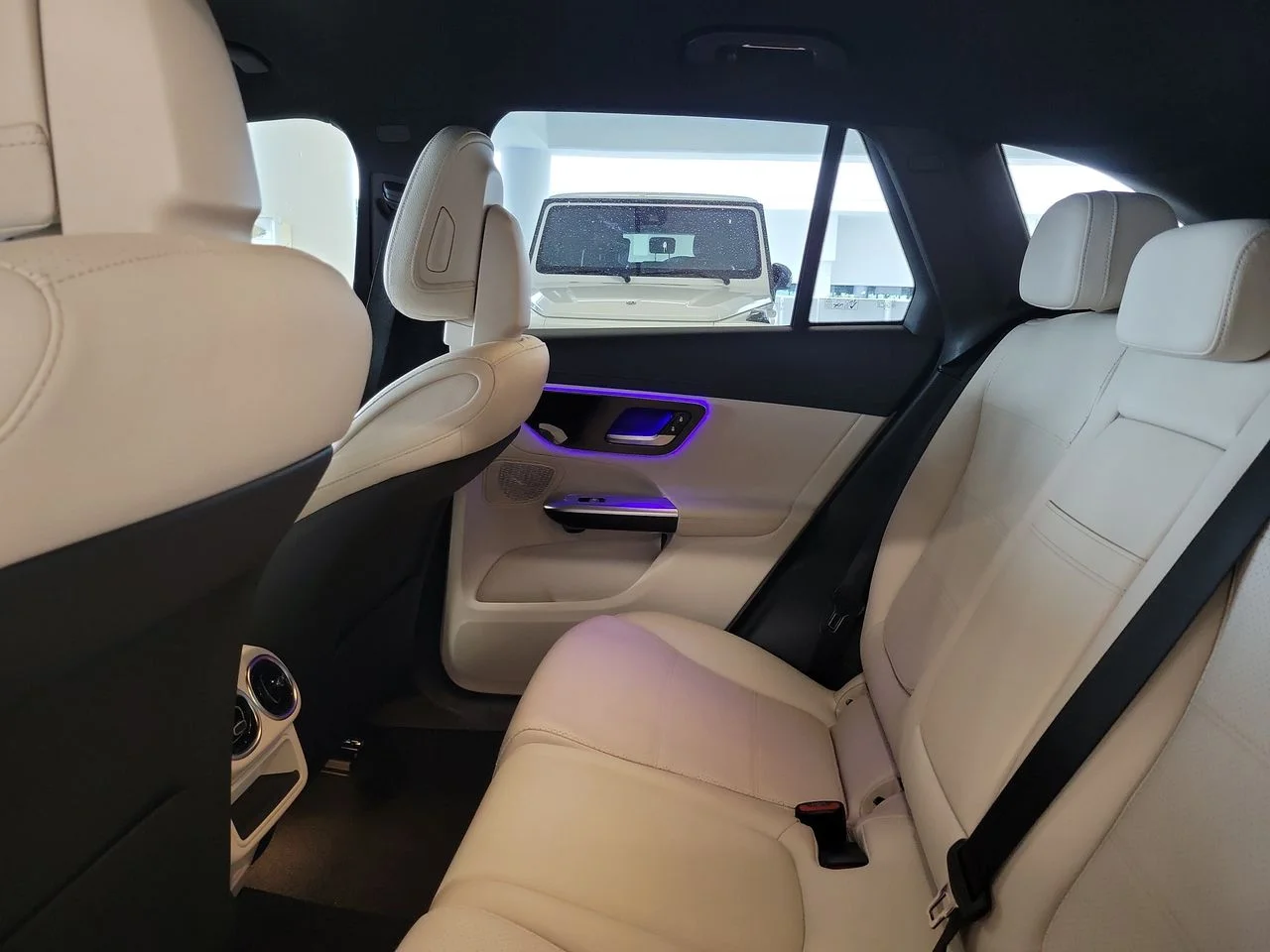 Certified Used 2023 White Mercedes-Benz GLC 300 image 13
