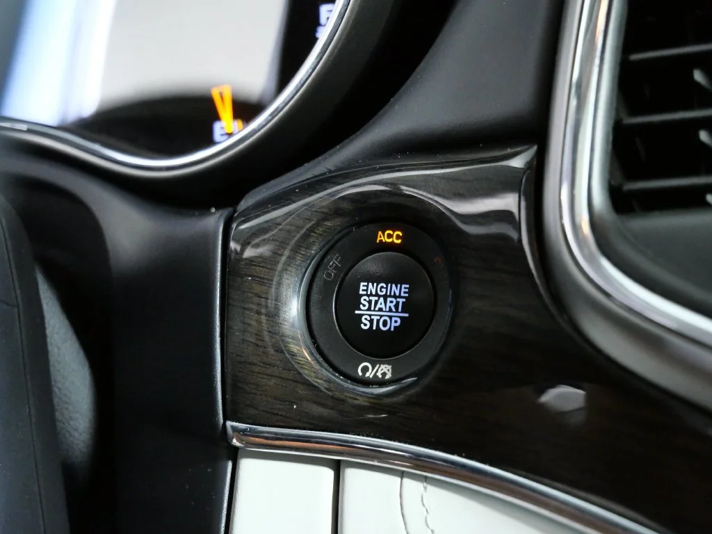 Used 2017 White Jeep Summit image 21
