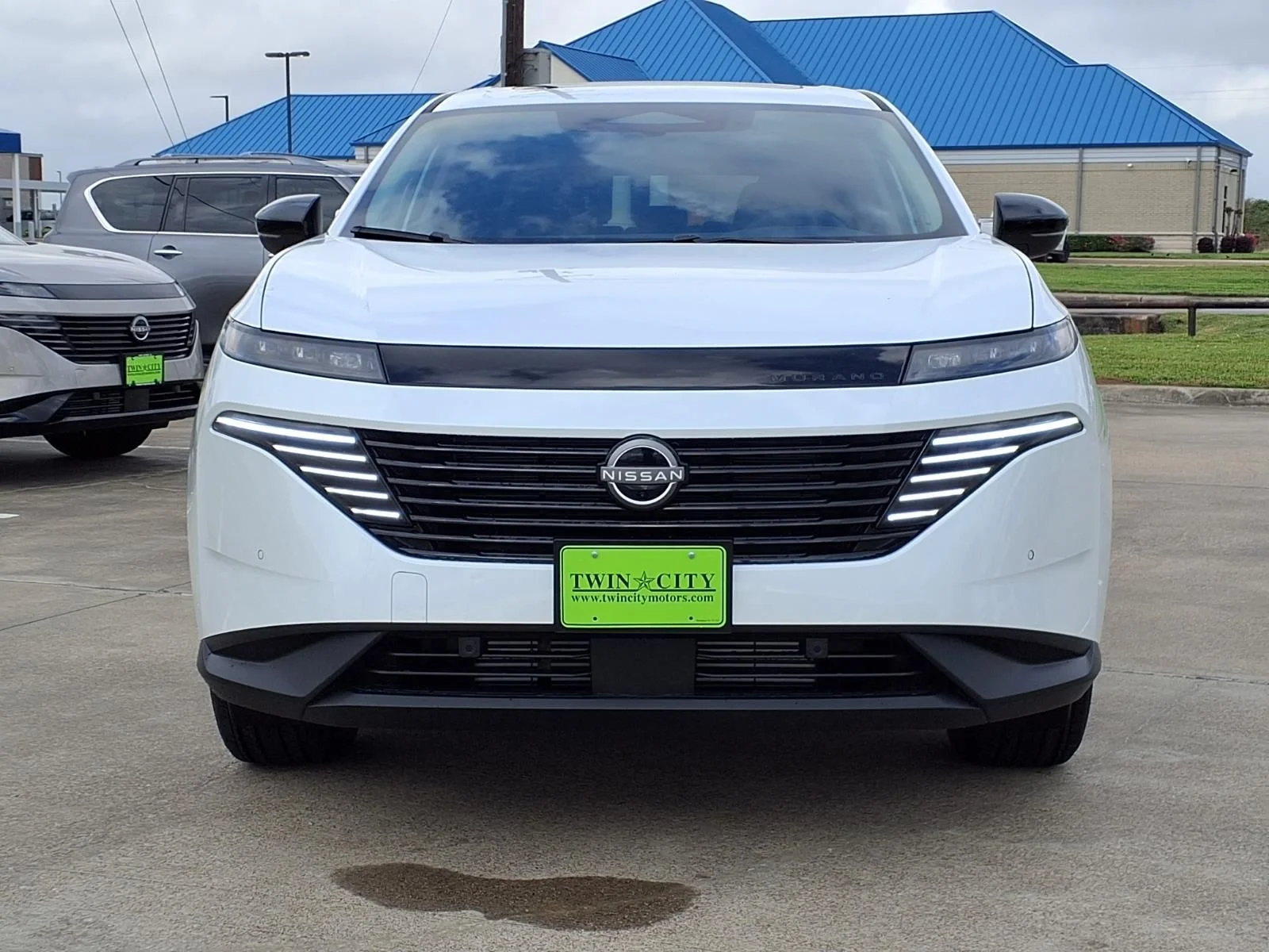 New 2026 White Nissan SL image 3