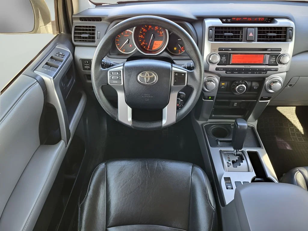 Used 2013 Classic Silver Metallic Toyota SR5 image 12