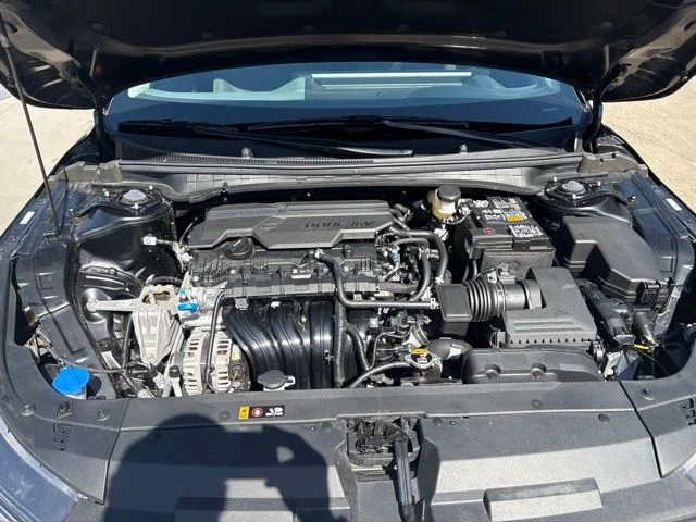 Used 2025 Black Kia LXS image 10