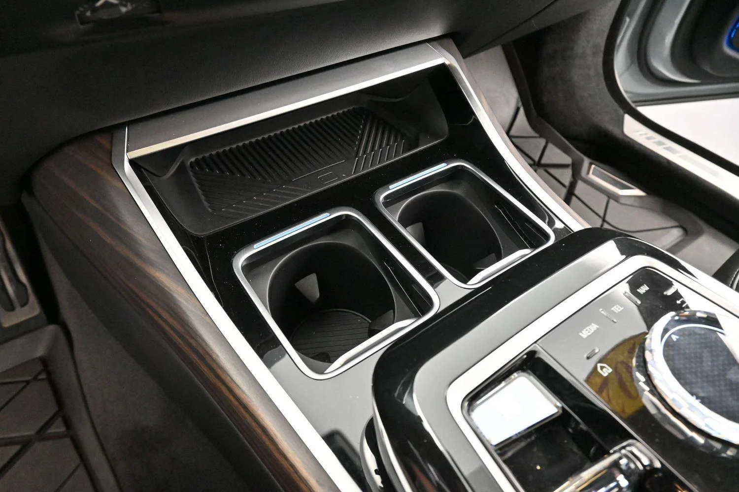 Used 2024 Brooklyn Grey Metallic BMW 740i xDrive image 26