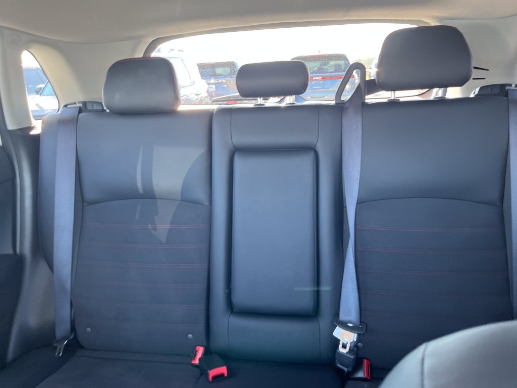 Used 2025 Silver Mitsubishi  image 13