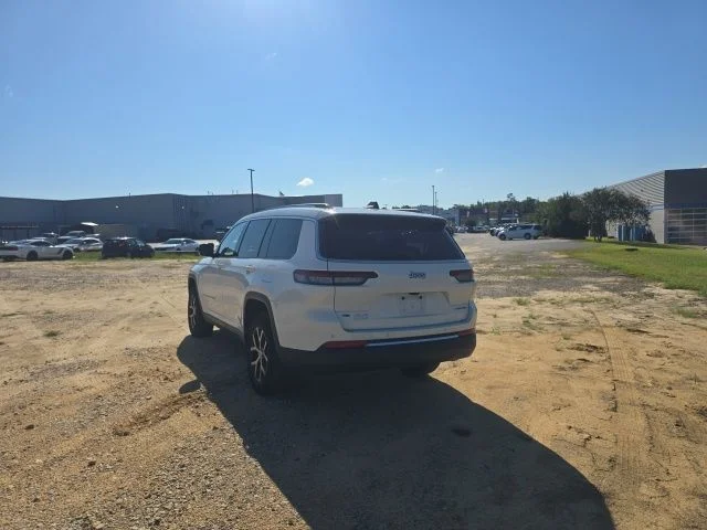 Used 2023 White Jeep Limited image 7