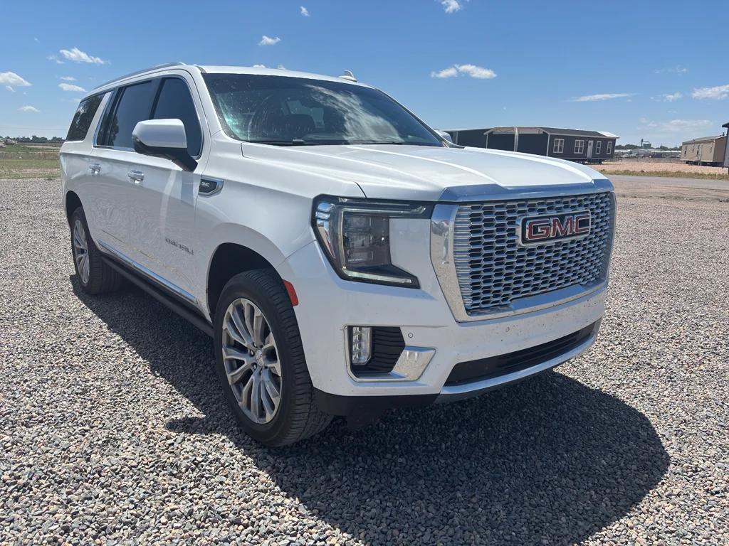 Used 2021 White GMC Denali image 2