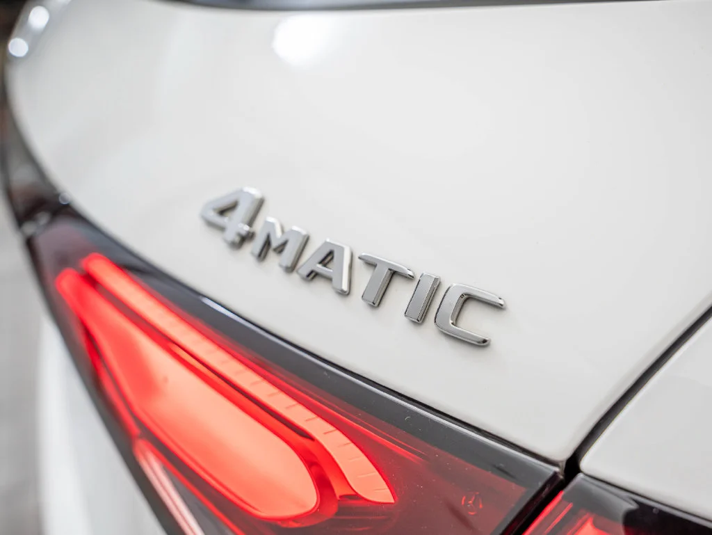 Certified Used 2026 Polar White Mercedes-Benz GLC 300 image 20