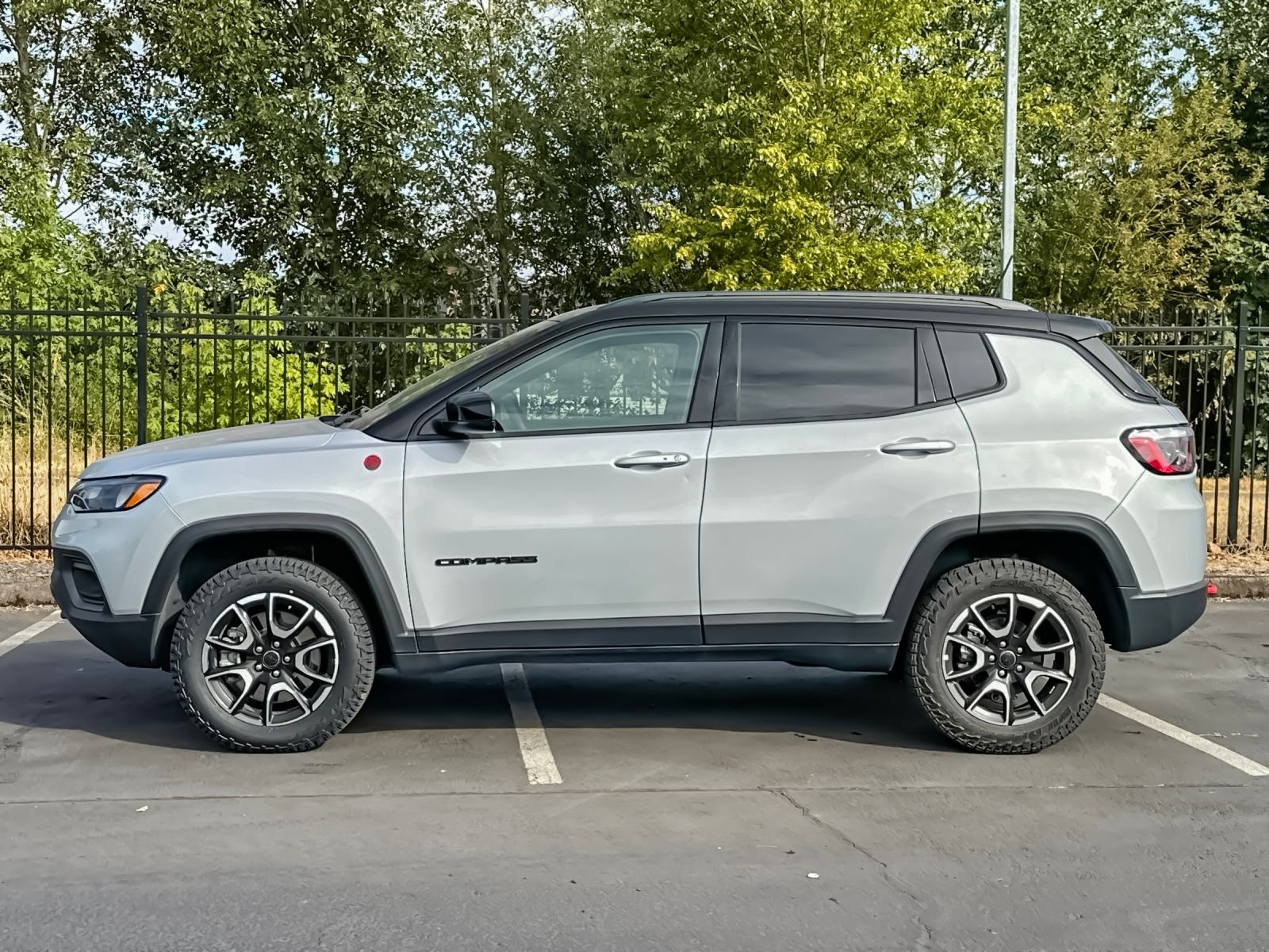Used 2025 Silver Jeep Trailhawk image 6