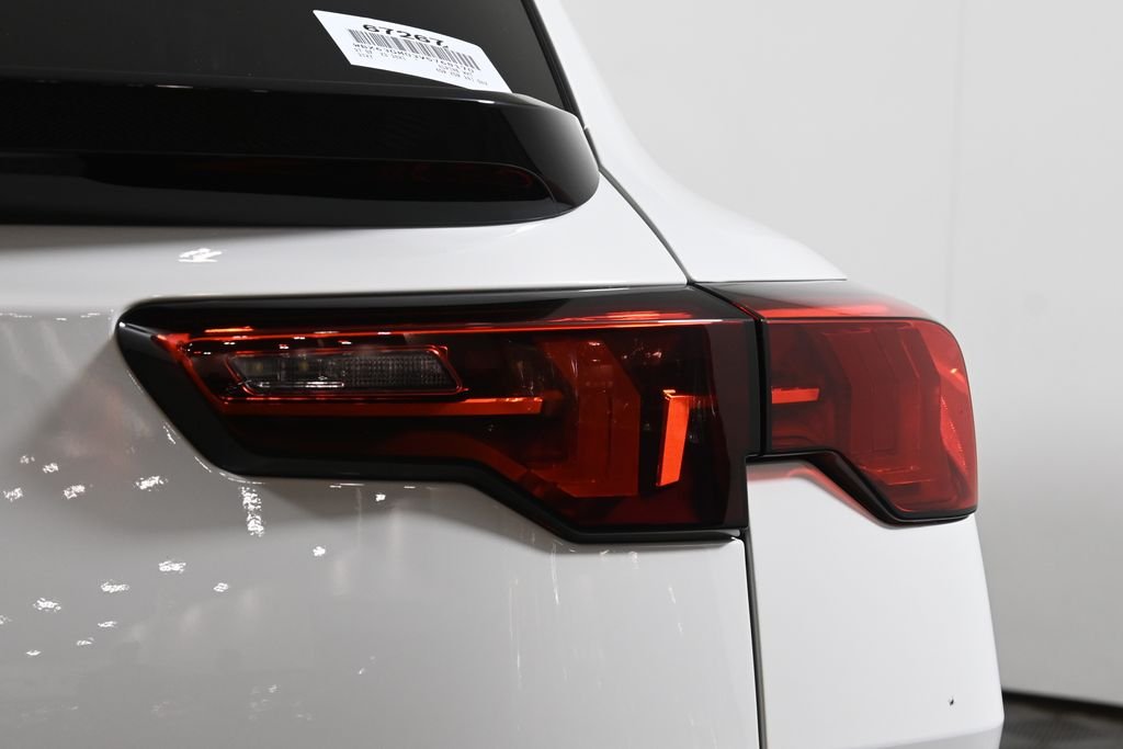New 2027 Alpine White BMW xDrive28i image 13