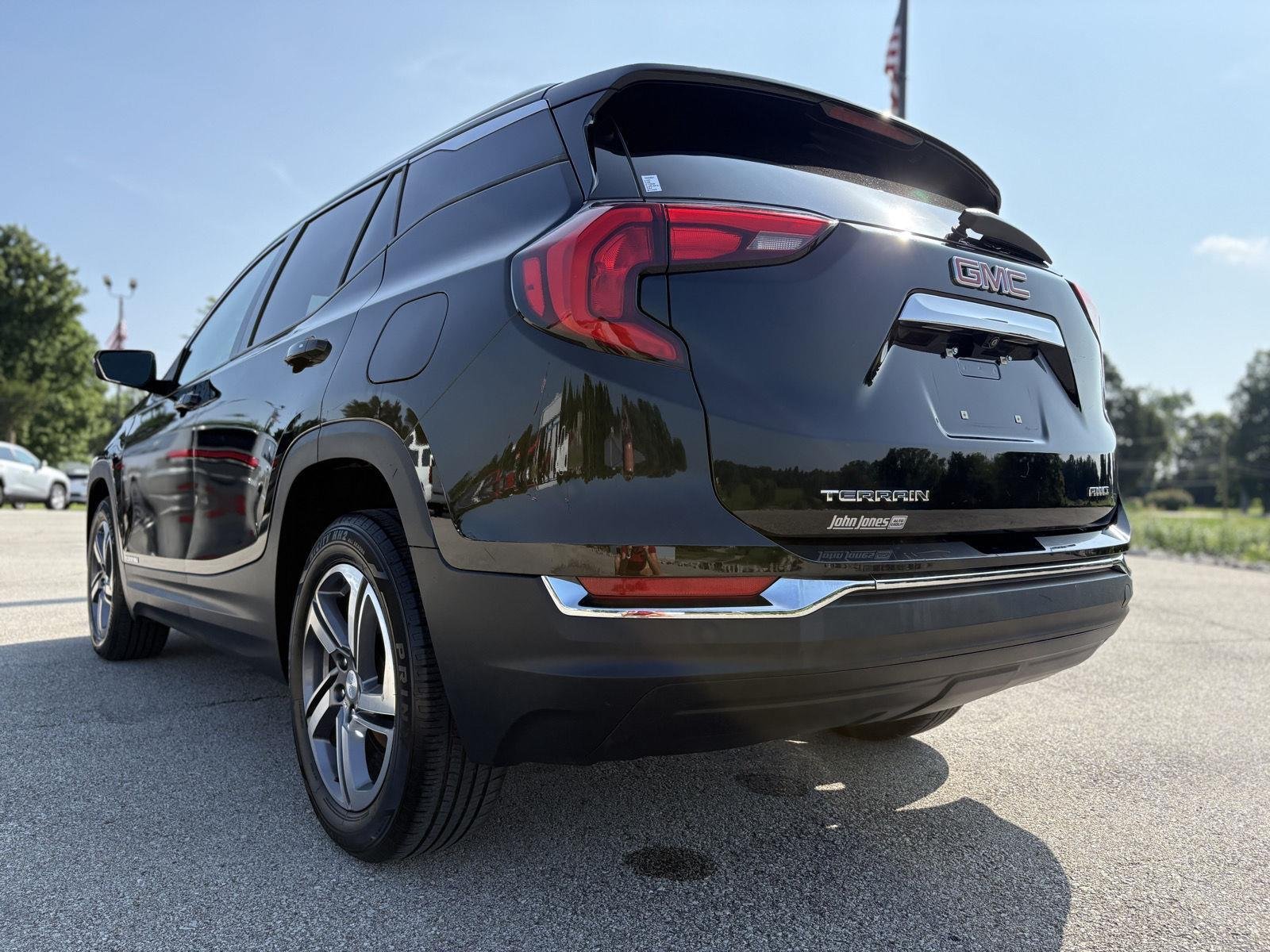 Used 2020 Ebony Twilight Metallic GMC SLT image 18