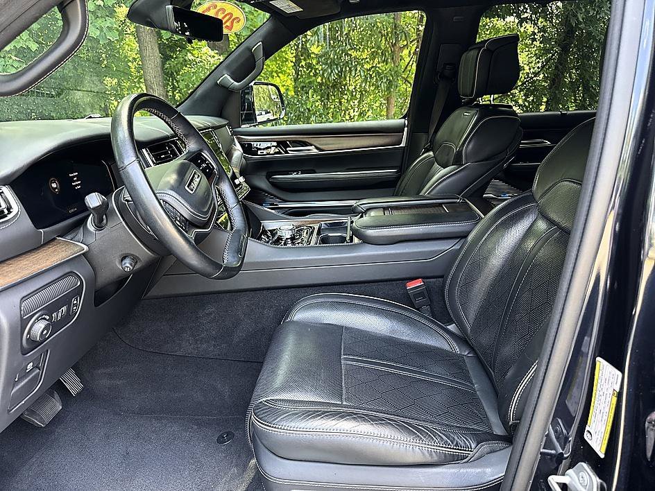 Used 2023 Midnight Sky Jeep Series II image 11
