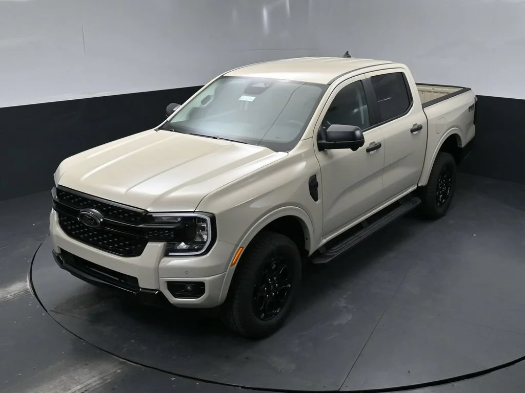 New 2026 Beige Ford XLT image 34