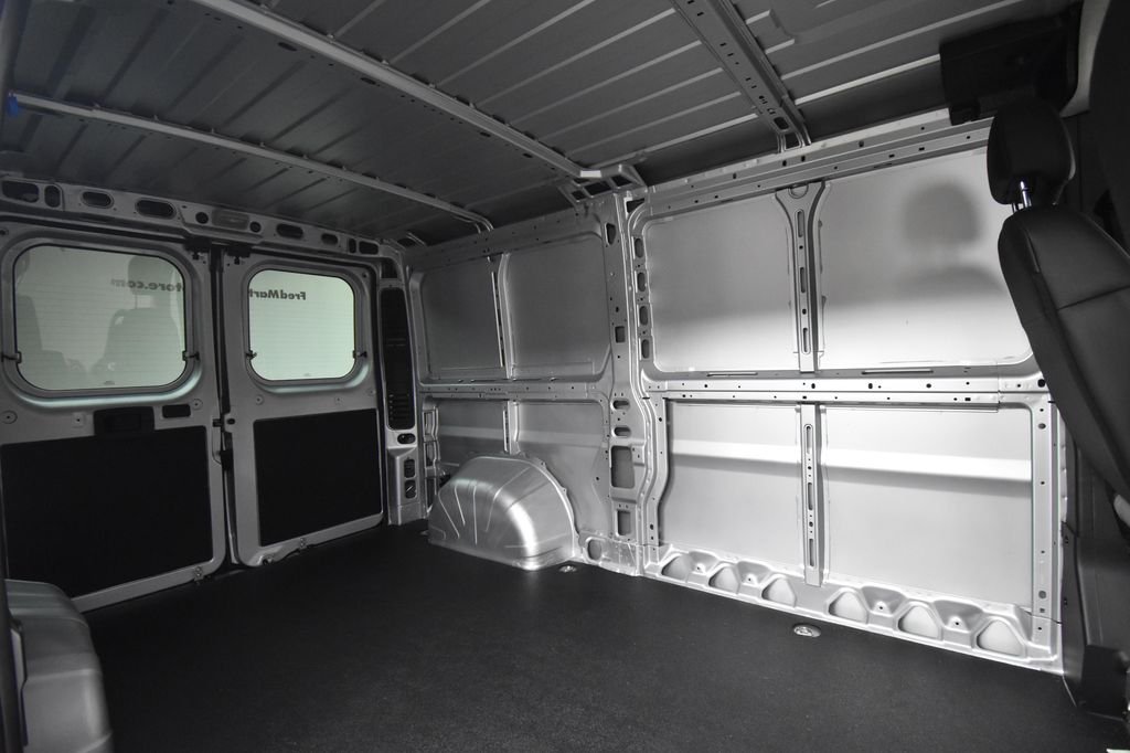 New 2026 Bright Silver Metallic Clear-Coat Exterior Paint RAM Low Roof image 19