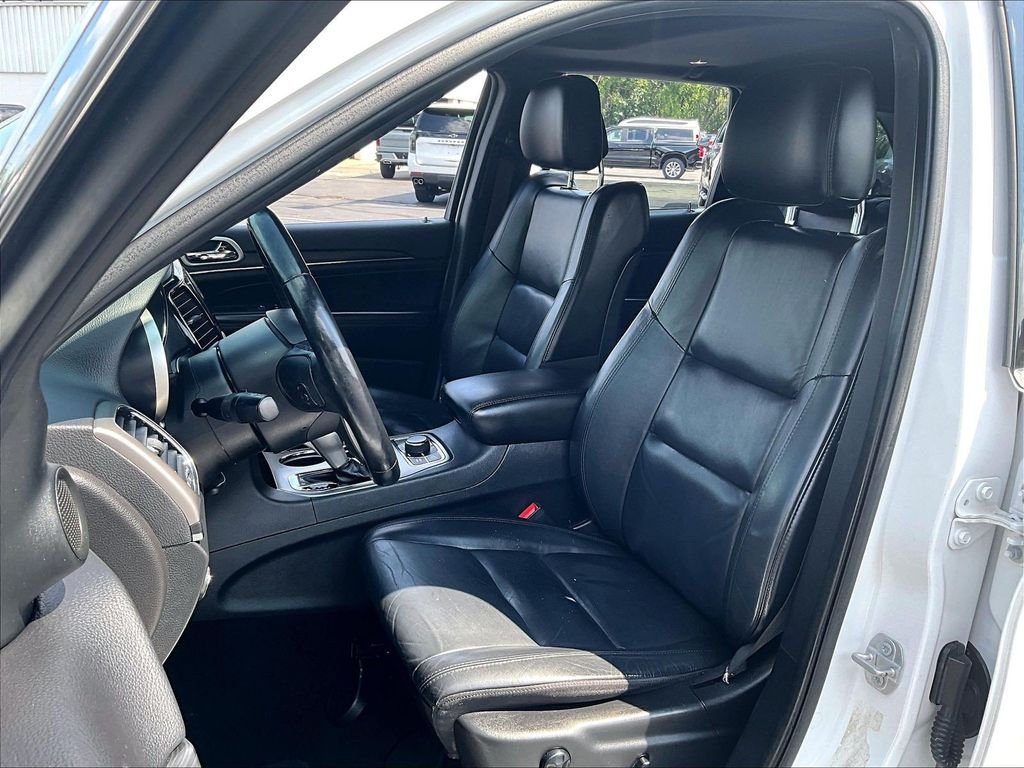 Used 2020 White Jeep Limited image 10