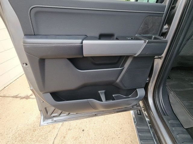 Used 2024 Gray Metallic Ford XLT image 17