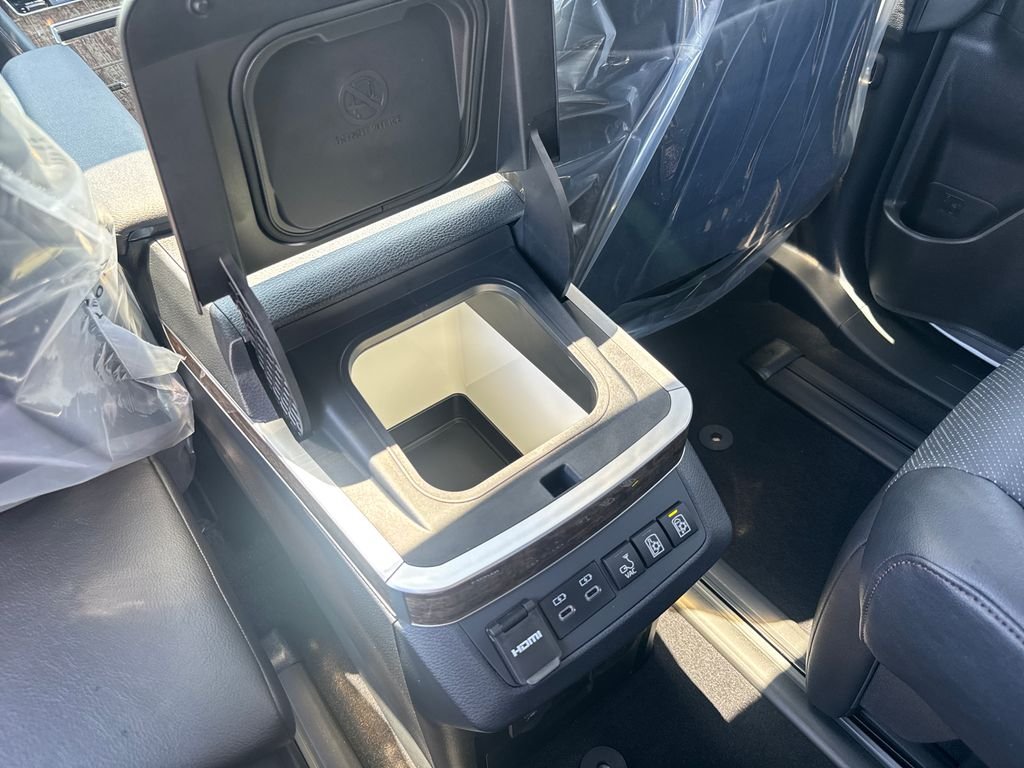 New 2026 Wind Chill Pearl Toyota Platinum image 42