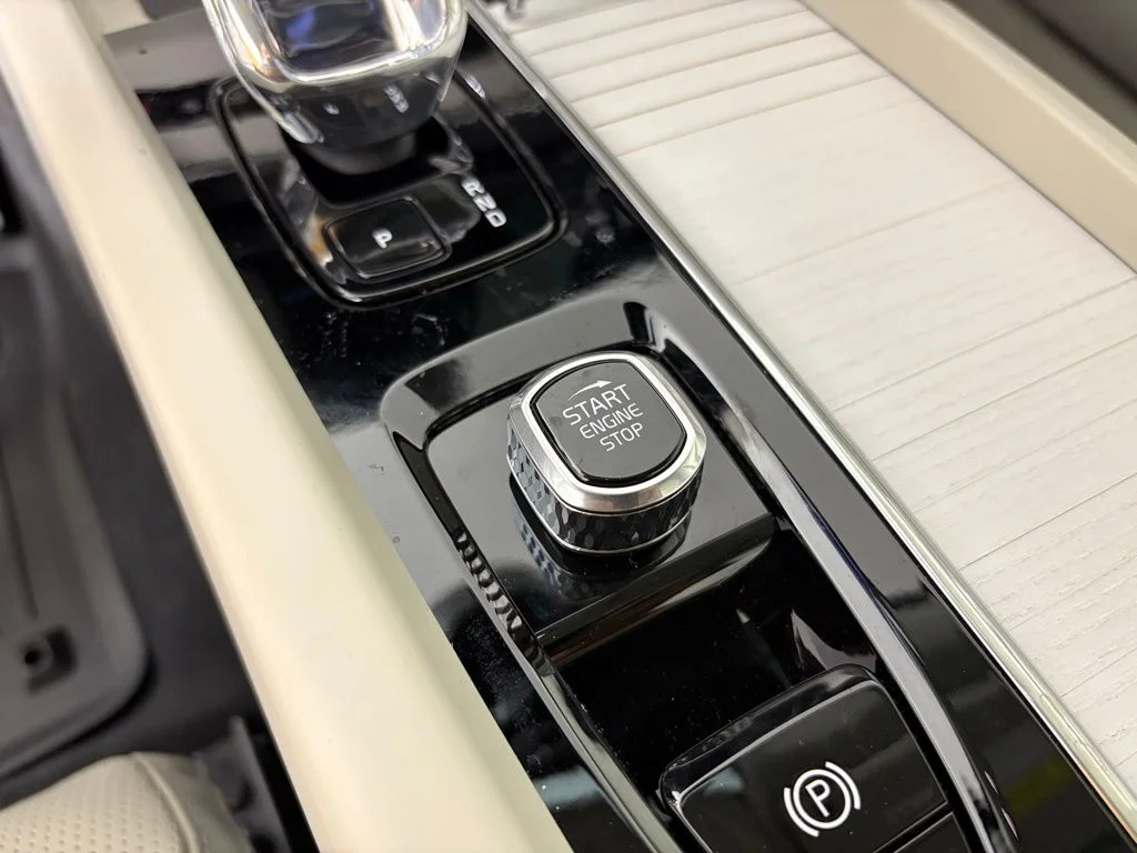 New 2026 Vapour Grey Volvo Ultra image 24