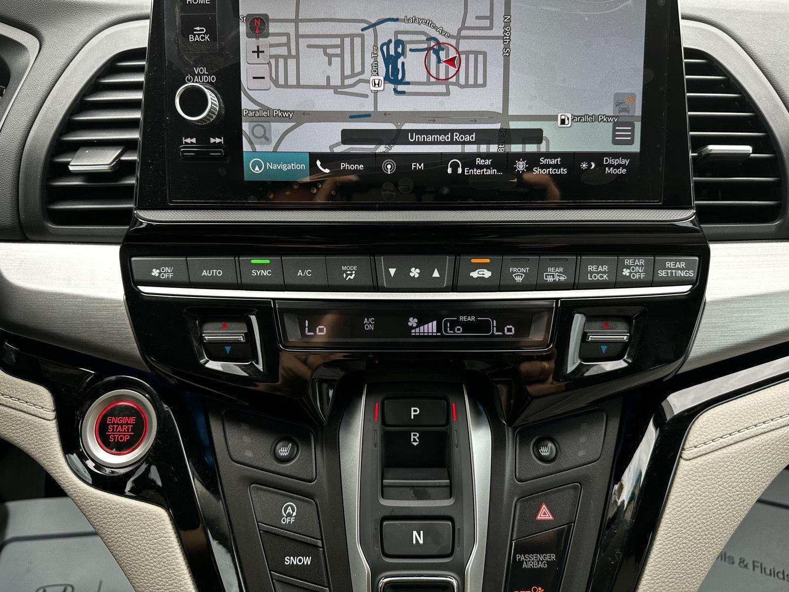 Used 2026 Smoke Blue Pearl Honda Touring image 17