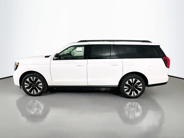 New 2027 Star White Metallic Tri-Coat Ford Platinum image 4