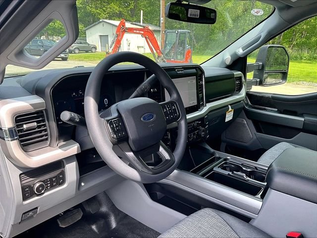 New 2026 Agate Black Metallic Ford XLT image 22