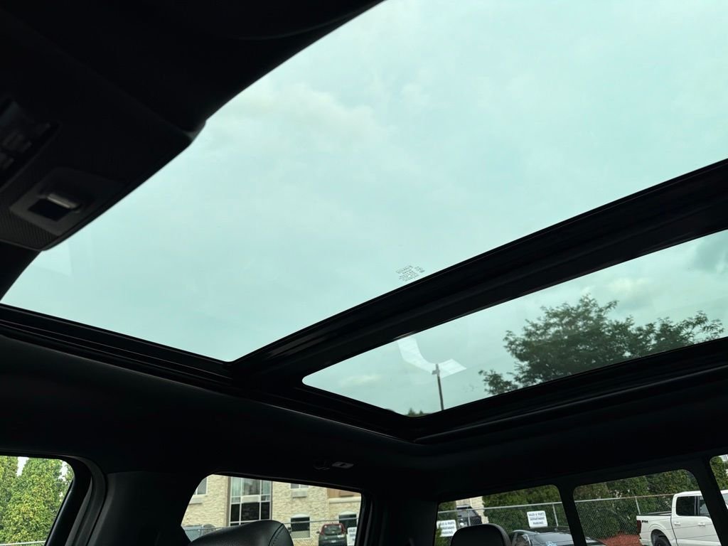 Used 2017 White Ford Raptor image 30