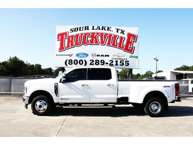 2026 Ford Super Duty LARIAT