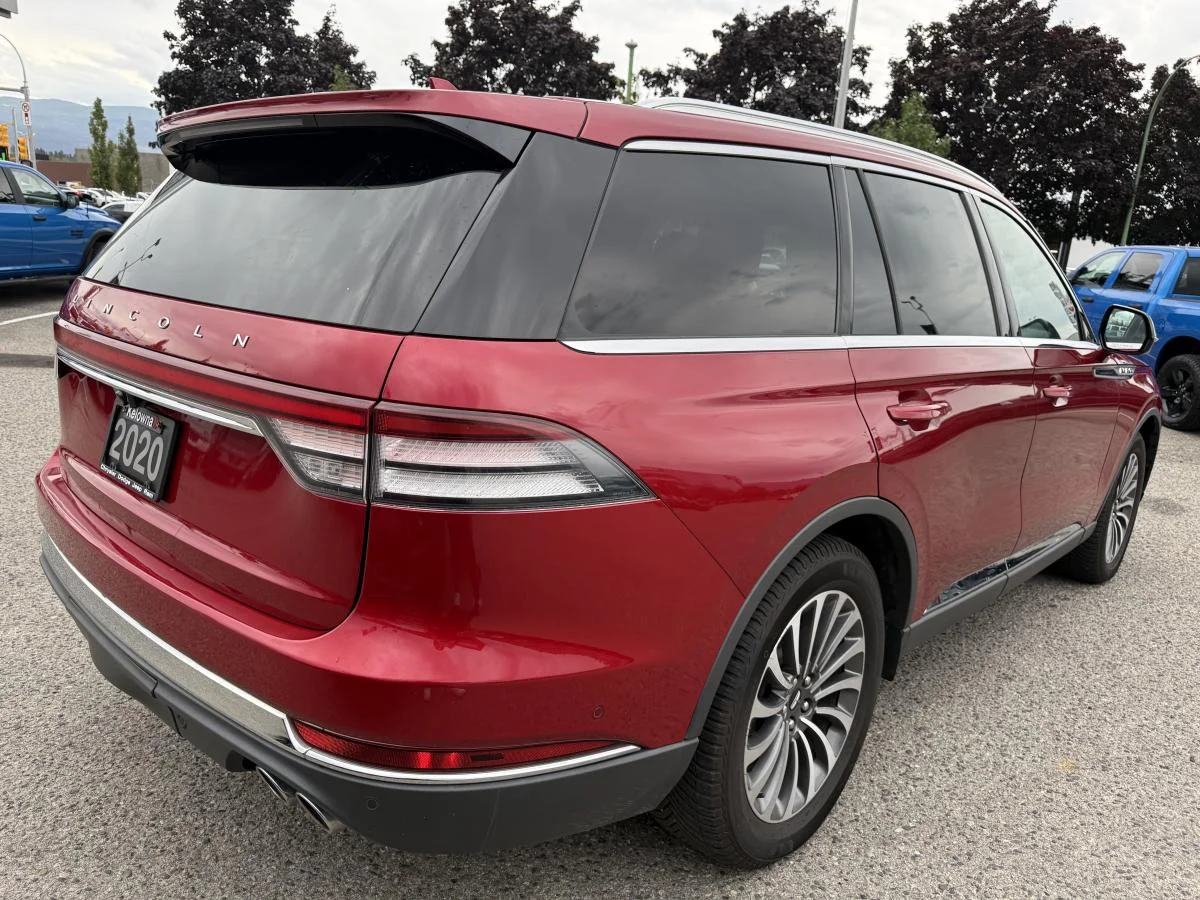 Used 2020 Red Lincoln Reserve Awd image 9