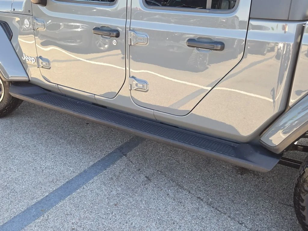 Used 2022 Gray Jeep Overland image 20