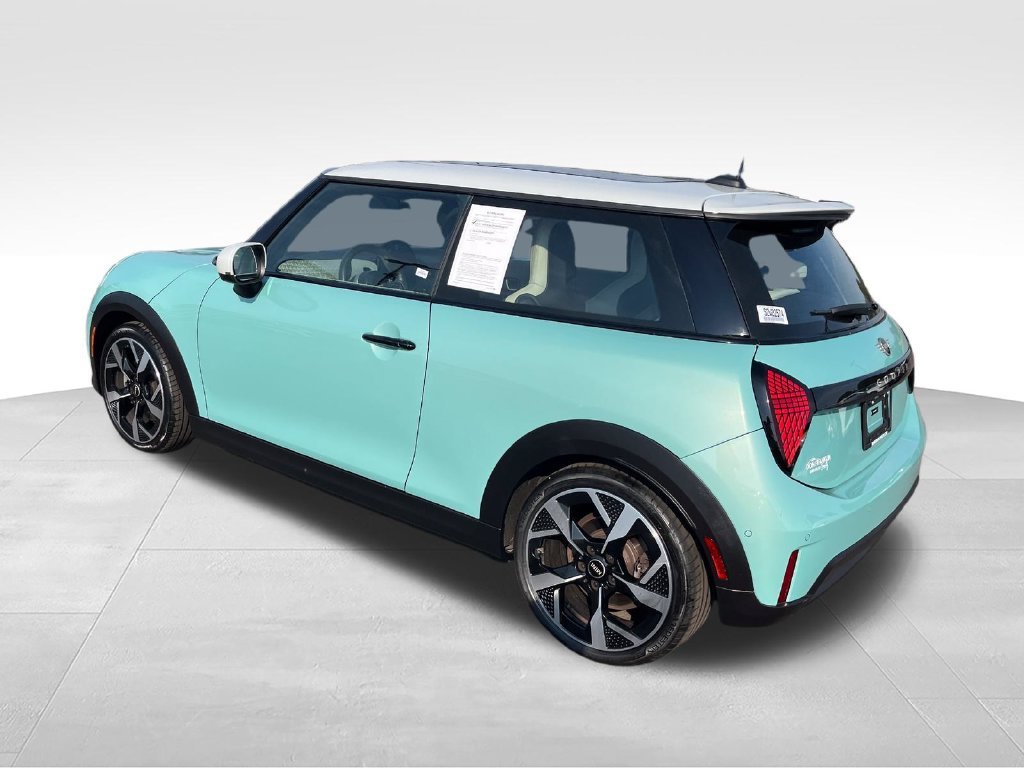Used 2025 Green MINI Signature image 3