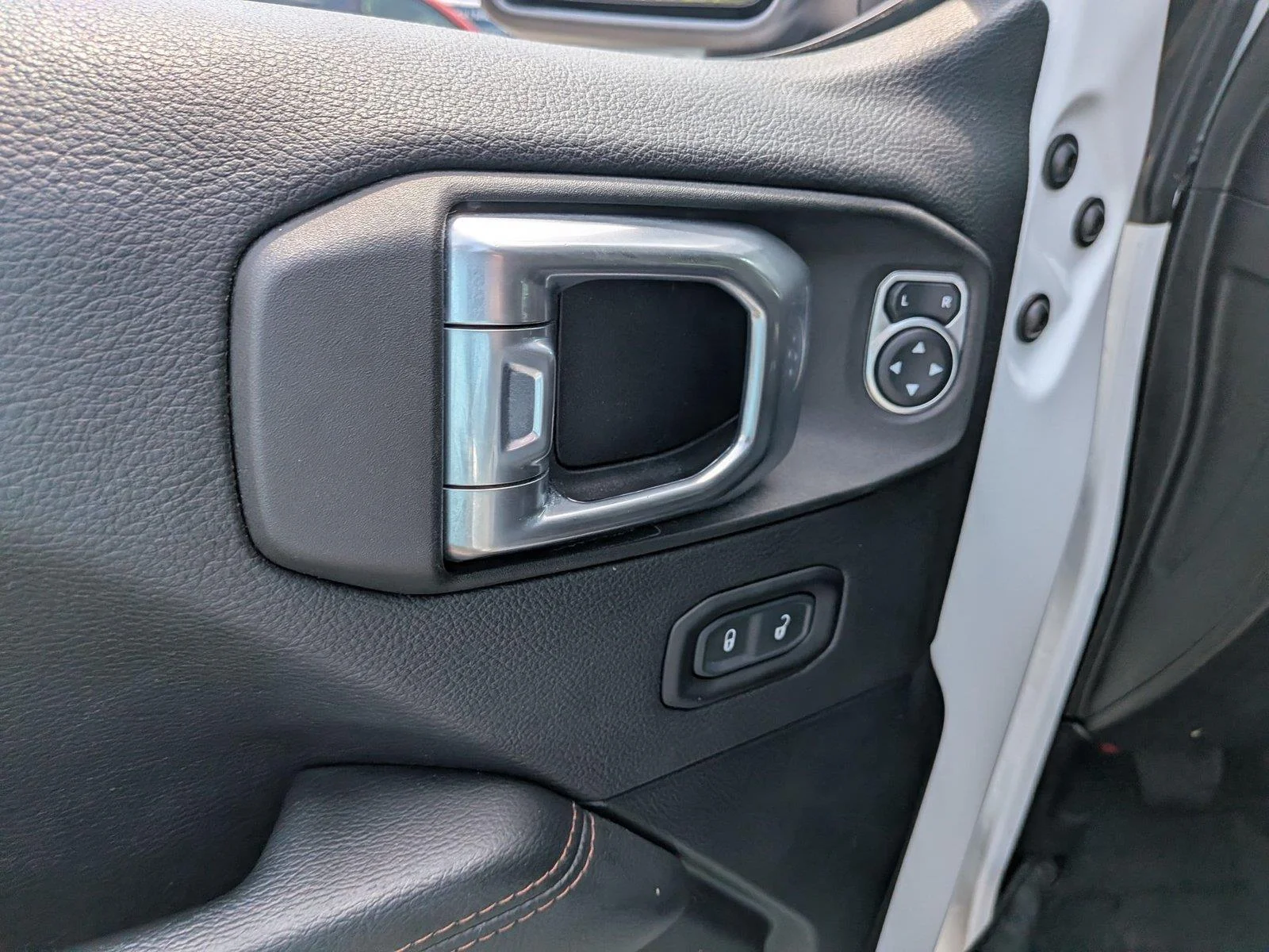 Used 2021 Bright White Clearcoat Jeep Unlimited Rubicon 392 image 17