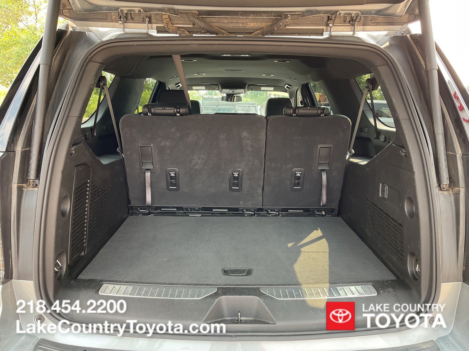 Used 2025 Gray Chevrolet Z71 image 11