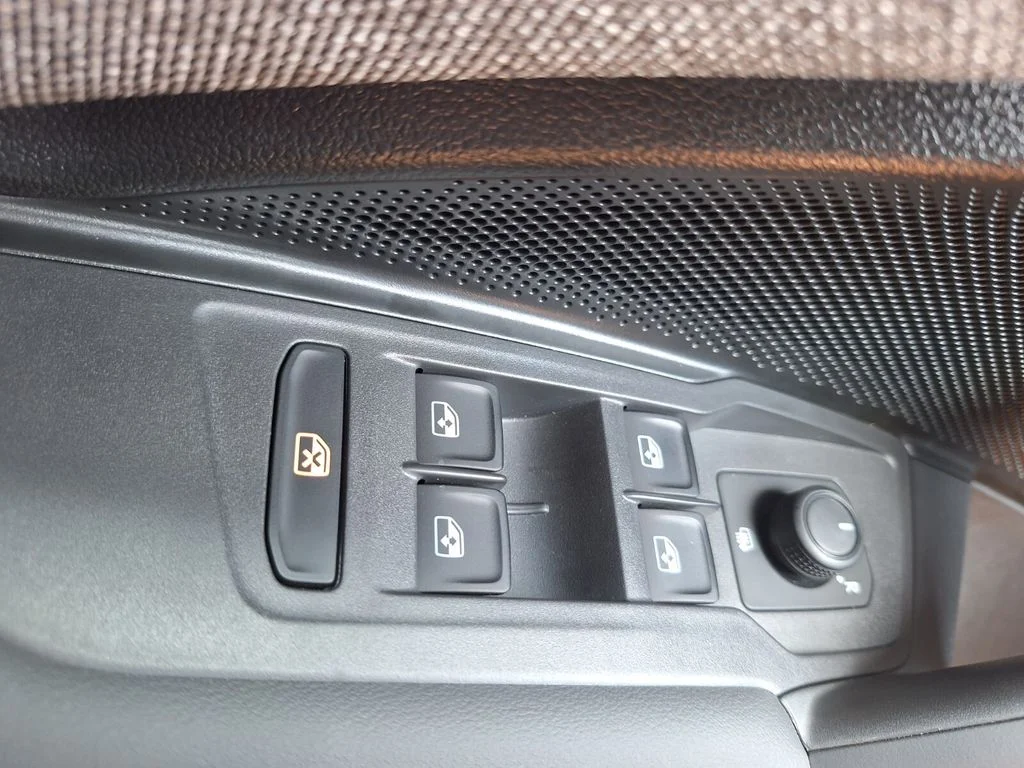 2025 Volkswagen Tiguan S - Photo 19