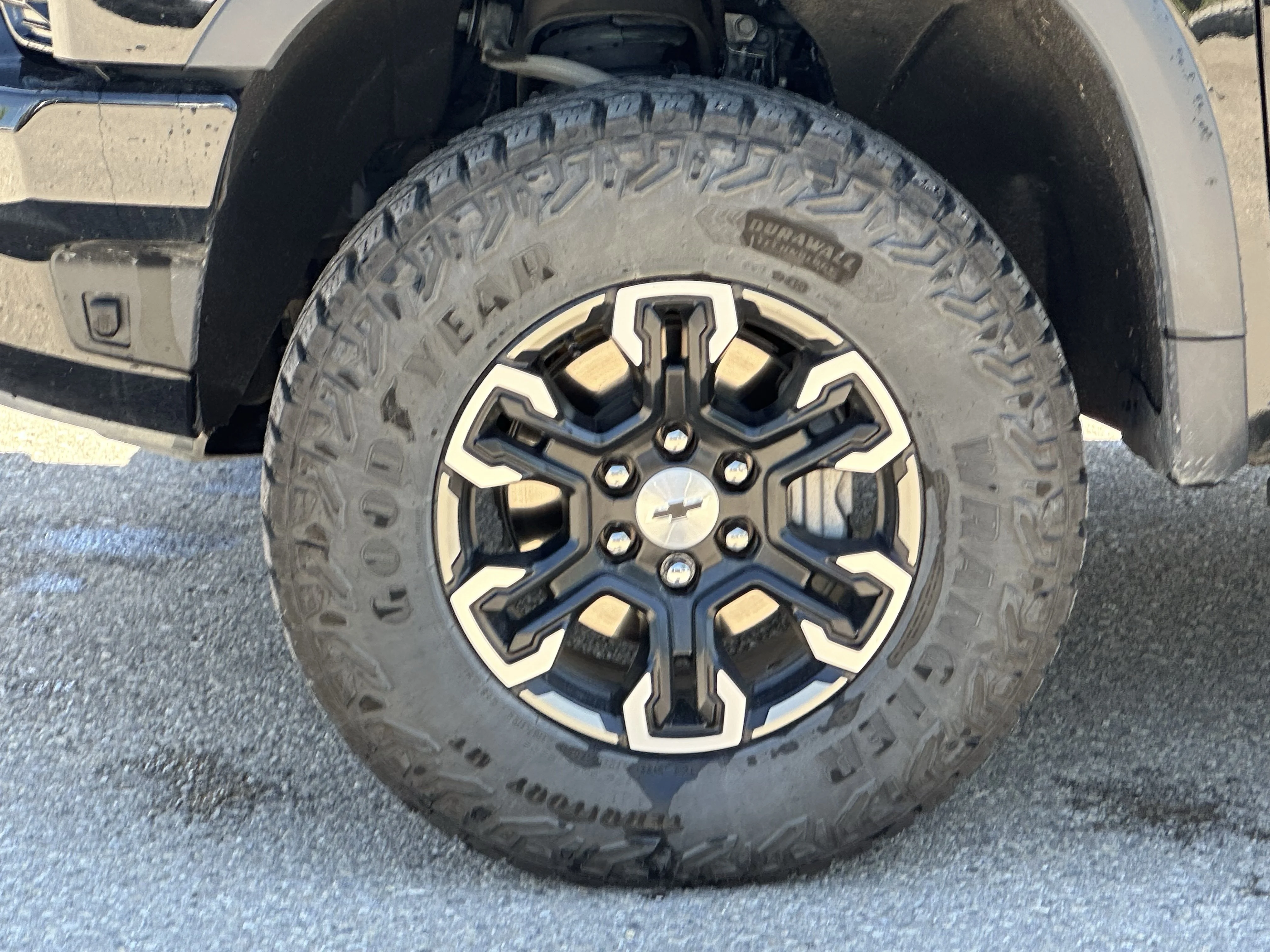 Certified Used 2025  Chevrolet ZR2 image 6