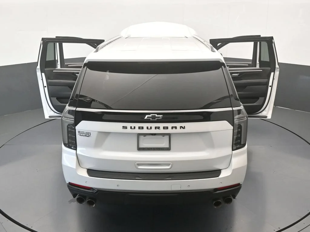 Used 2025 Iridescent Pearl Tricoat Chevrolet Z71 image 81