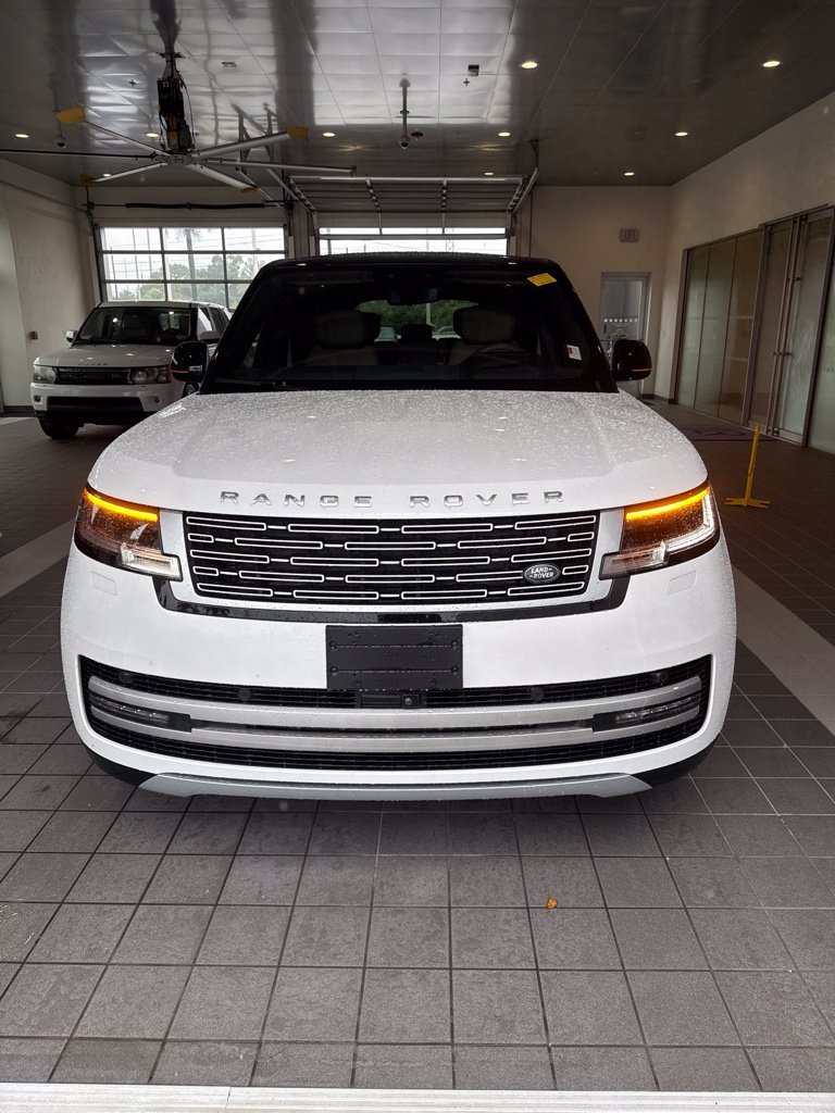 Certified Used 2024 White Land Rover Autobiography image 1