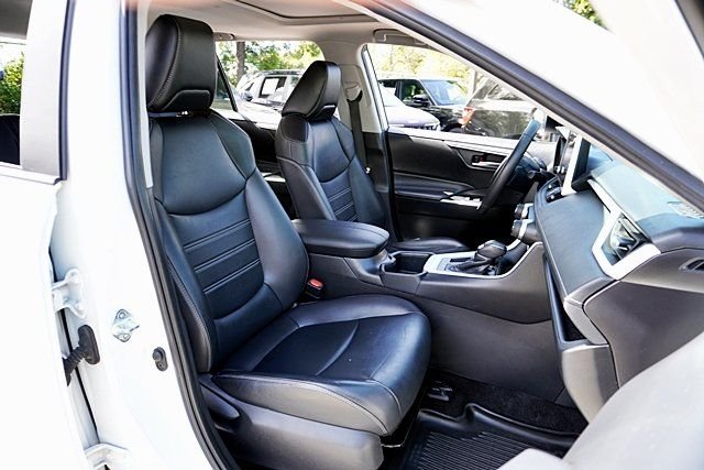 Used 2024 Beige Toyota XLE Premium image 11