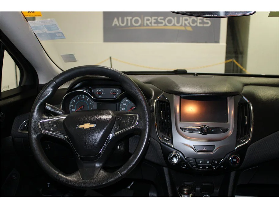 Used 2018 Arctic Blue Metallic Chevrolet LT image 14