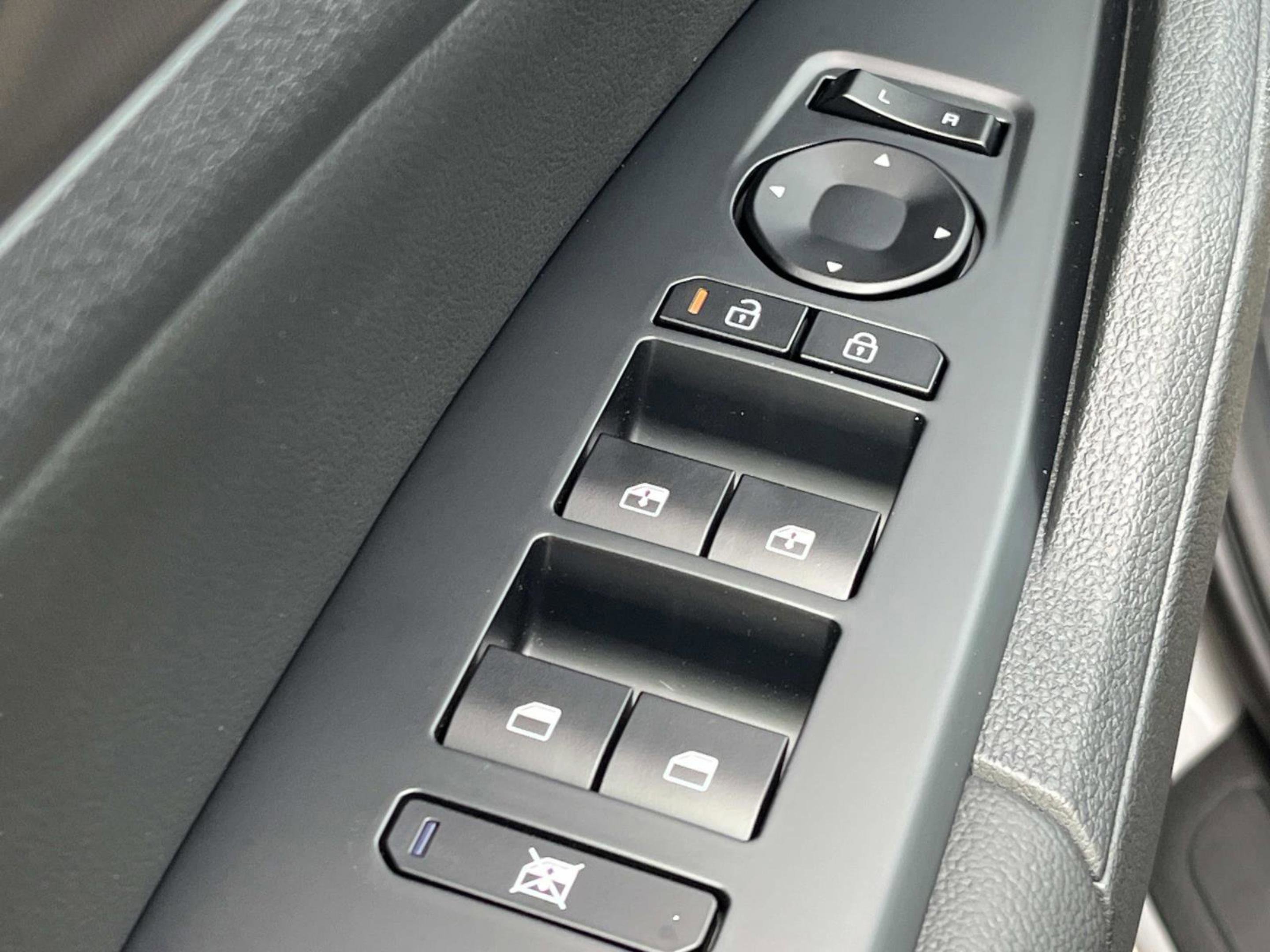 New 2026 Wolf Gray Kia EX image 23
