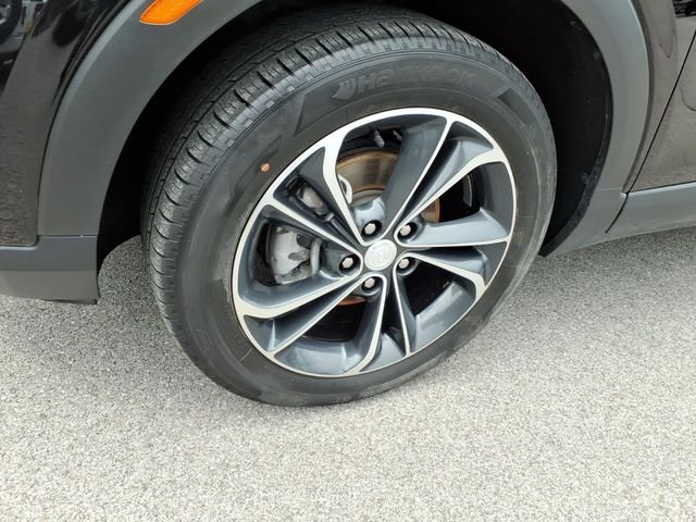Used 2022 Black Buick Select image 6