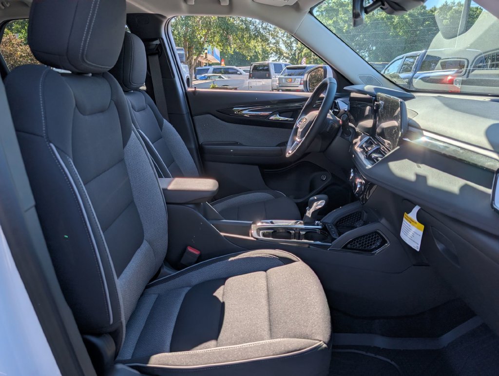 New 2026 Summit White Chevrolet LT image 28