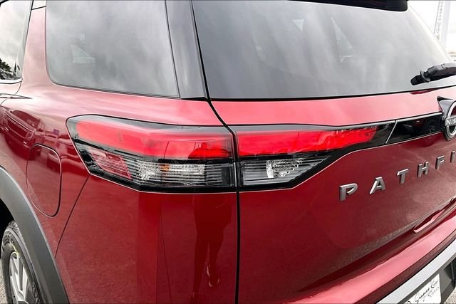 New 2026 Nissan Pathfinder SL 4D Sport Utility