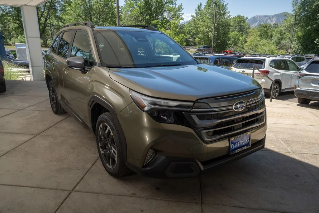New 2026 AUTUMN GREEN METALLIC Subaru Limited Hybrid image 2