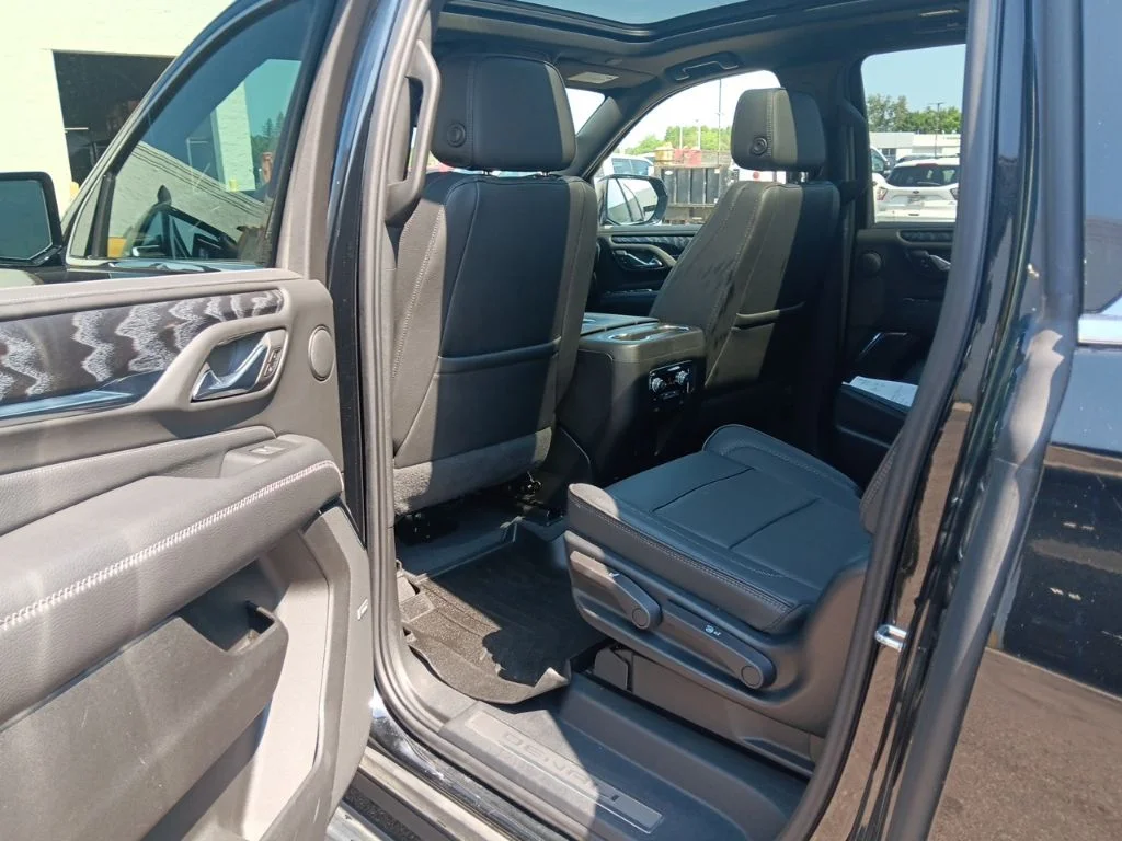 Used 2023 Onyx Black GMC Denali image 26