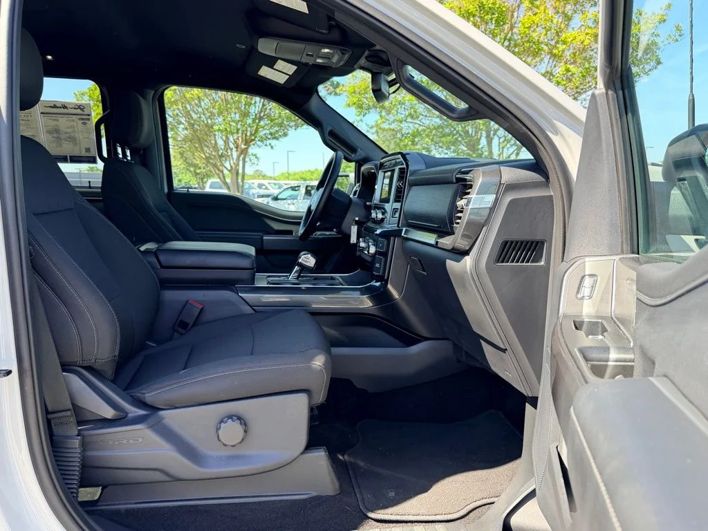 Used 2023 White Ford XLT image 17