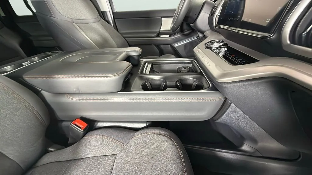 Used 2025  Ford Active image 38