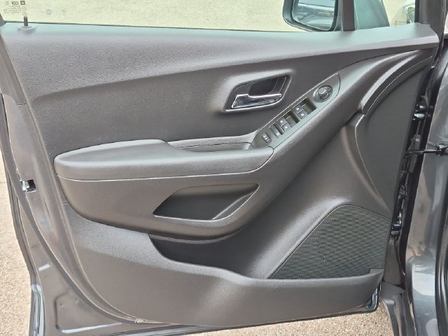 Used 2018 Gray Chevrolet LT image 12